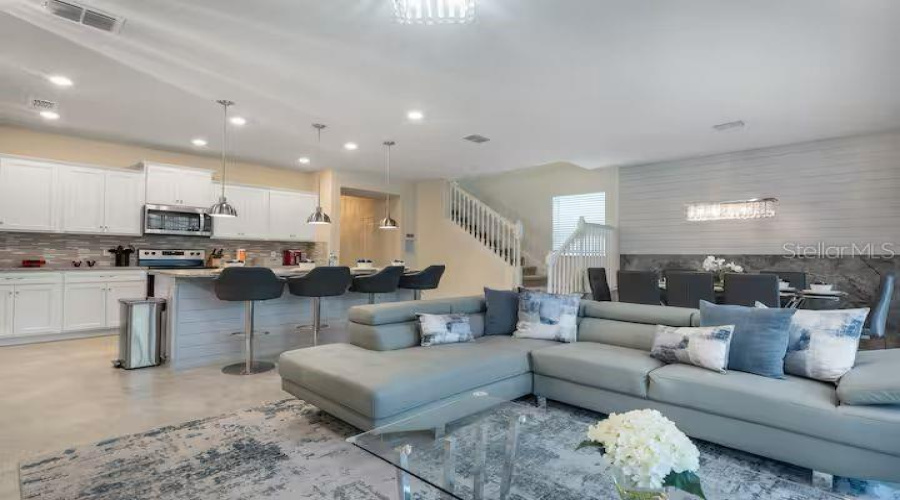 Davenport, Florida 33897, 5 Bedroom Bedrooms, ,4 Bathroombathrooms,Residential,For Sale,Lana,0,Mfro6379542