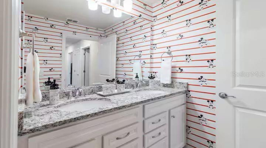Davenport, Florida 33897, 5 Bedroom Bedrooms, ,4 Bathroombathrooms,Residential,For Sale,Lana,0,Mfro6379542