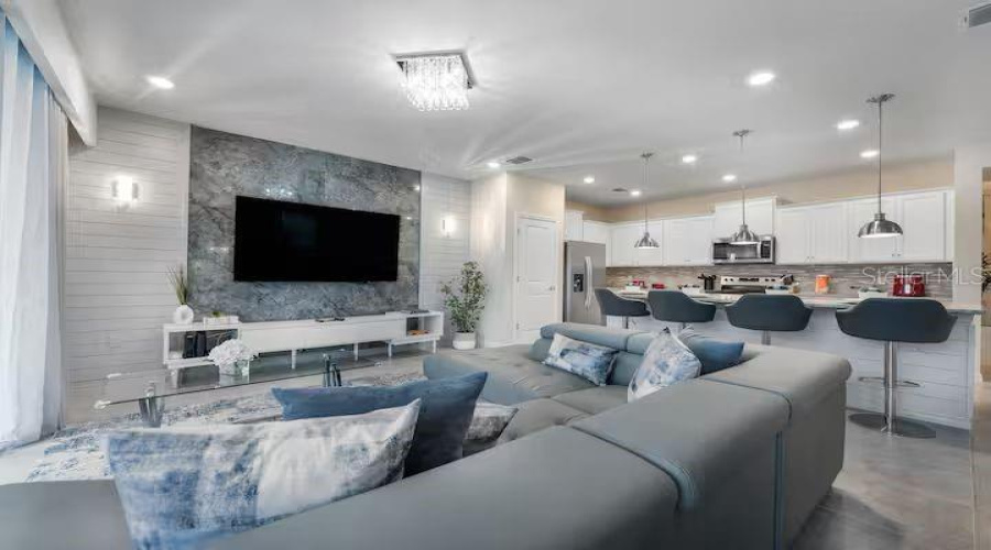 Davenport, Florida 33897, 5 Bedroom Bedrooms, ,4 Bathroombathrooms,Residential,For Sale,Lana,0,Mfro6379542
