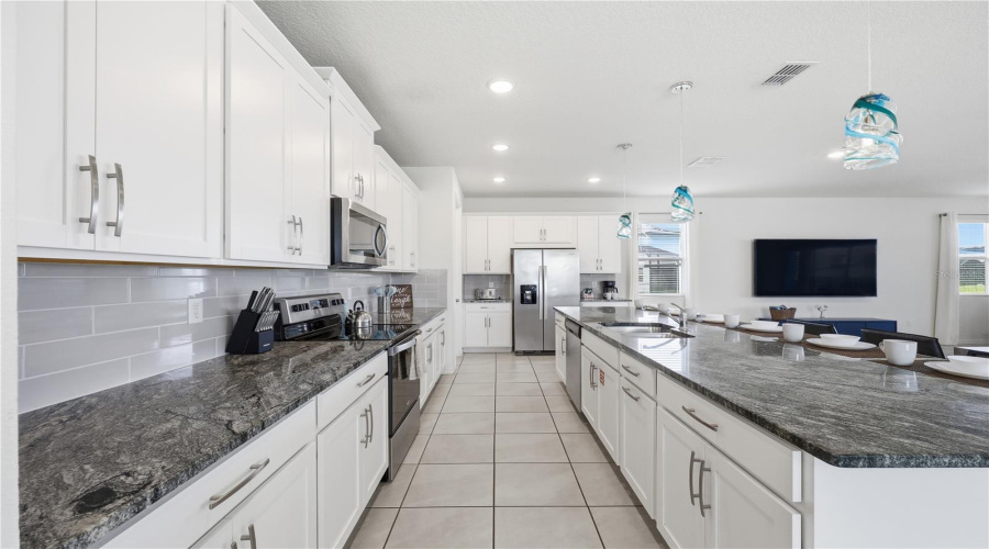 Kissimmee, Florida 34747, 9 Bedroom Bedrooms, ,6 Bathroombathrooms,Residential,For Sale,Tropical Haven,0,Mfro6441428