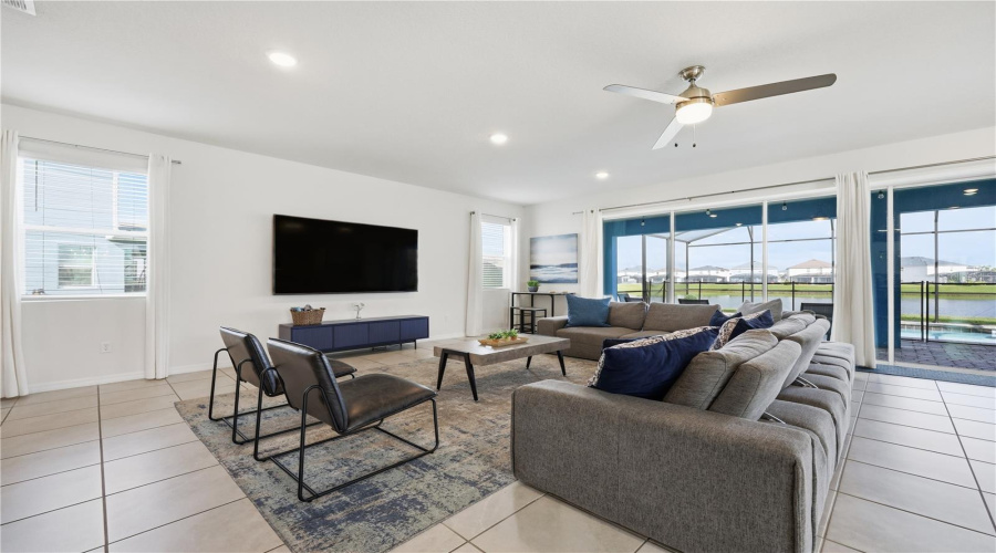 Kissimmee, Florida 34747, 9 Bedroom Bedrooms, ,6 Bathroombathrooms,Residential,For Sale,Tropical Haven,0,Mfro6441428