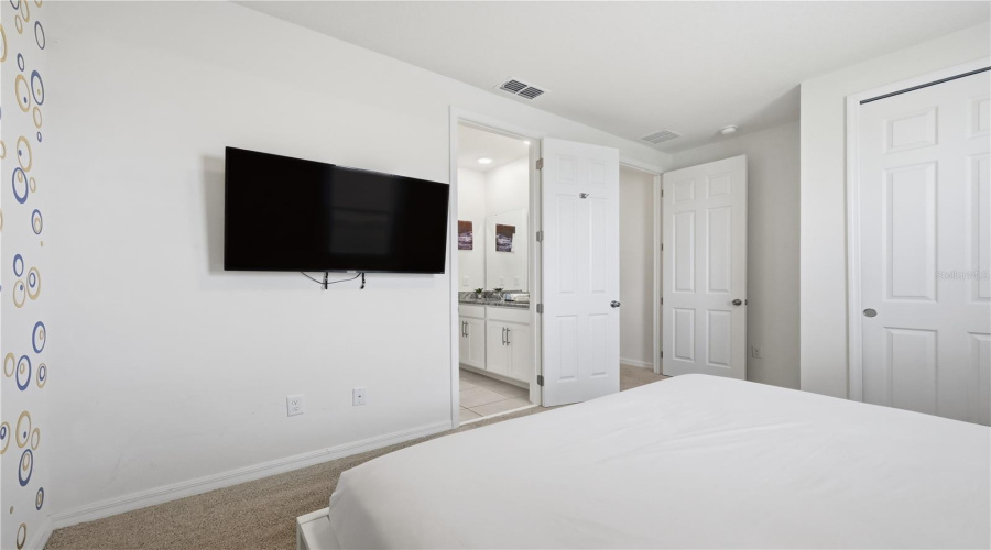 Kissimmee, Florida 34747, 9 Bedroom Bedrooms, ,6 Bathroombathrooms,Residential,For Sale,Tropical Haven,0,Mfro6441428