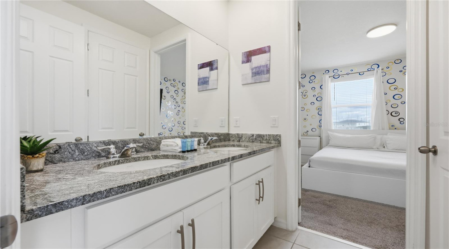 Kissimmee, Florida 34747, 9 Bedroom Bedrooms, ,6 Bathroombathrooms,Residential,For Sale,Tropical Haven,0,Mfro6441428