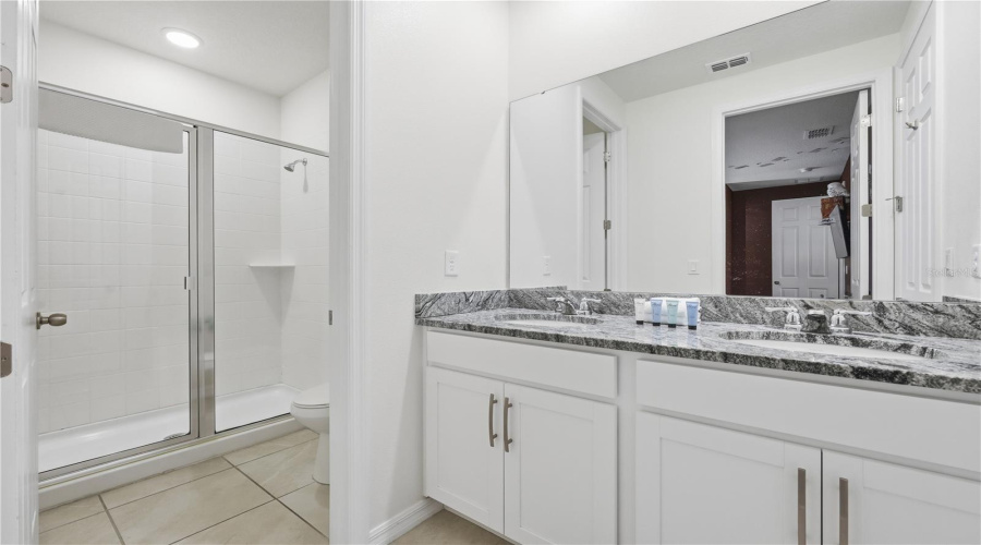 Kissimmee, Florida 34747, 9 Bedroom Bedrooms, ,6 Bathroombathrooms,Residential,For Sale,Tropical Haven,0,Mfro6441428