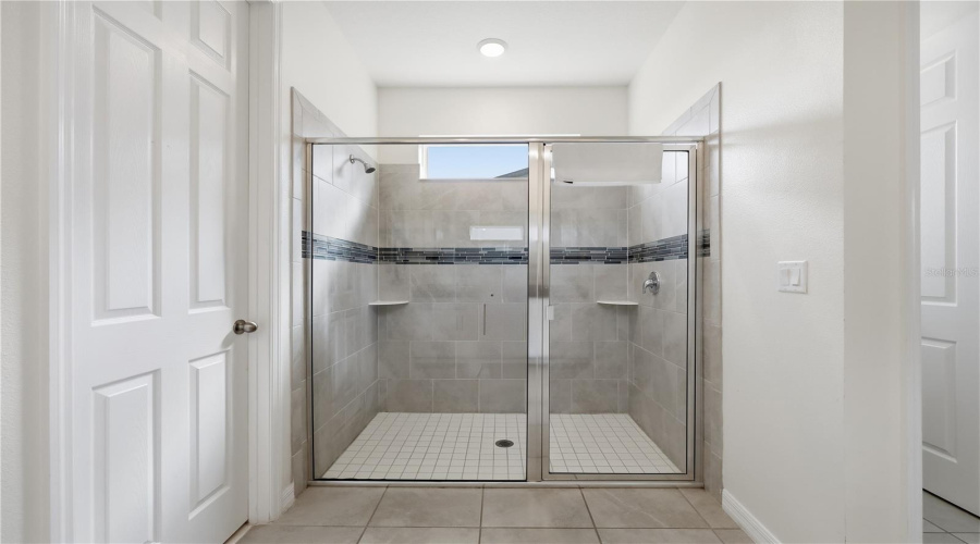 Kissimmee, Florida 34747, 9 Bedroom Bedrooms, ,6 Bathroombathrooms,Residential,For Sale,Tropical Haven,0,Mfro6441428