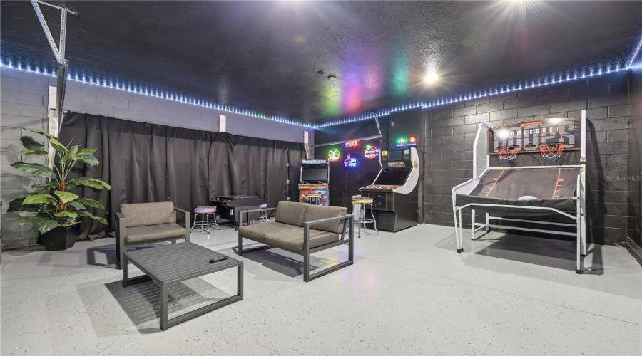 Kissimmee, Florida 34747, 9 Bedroom Bedrooms, ,6 Bathroombathrooms,Residential,For Sale,Tropical Haven,0,Mfro6441428