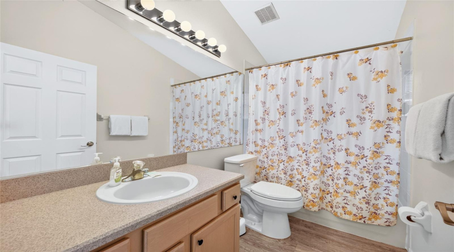 Kissimmee, Florida 34747, 5 Bedroom Bedrooms, ,4 Bathroombathrooms,Residential,For Sale,Oneida,0,Mfro6443443
