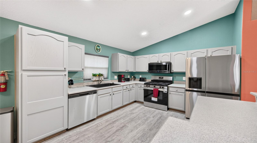 Kissimmee, Florida 34747, 5 Bedroom Bedrooms, ,4 Bathroombathrooms,Residential,For Sale,Oneida,0,Mfro6443443