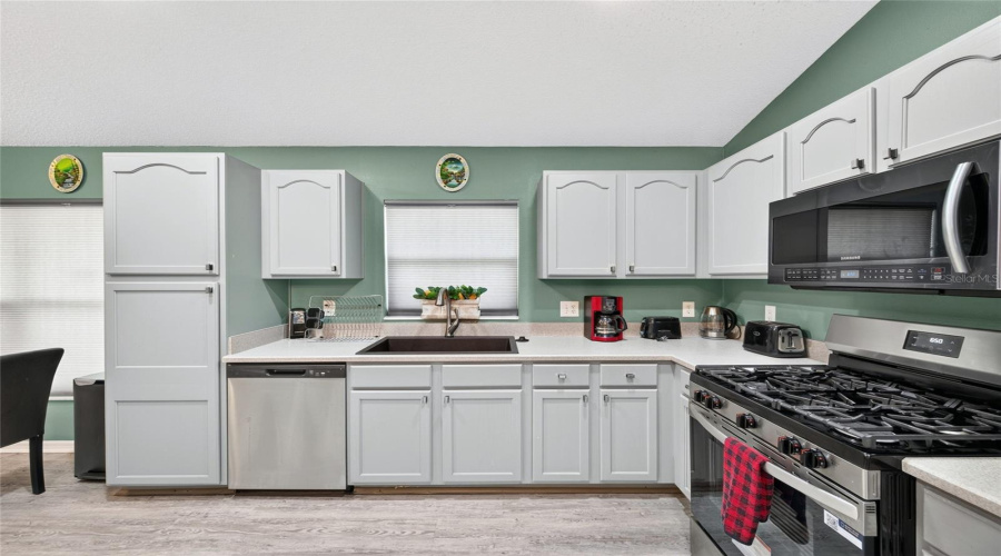 Kissimmee, Florida 34747, 5 Bedroom Bedrooms, ,4 Bathroombathrooms,Residential,For Sale,Oneida,0,Mfro6443443