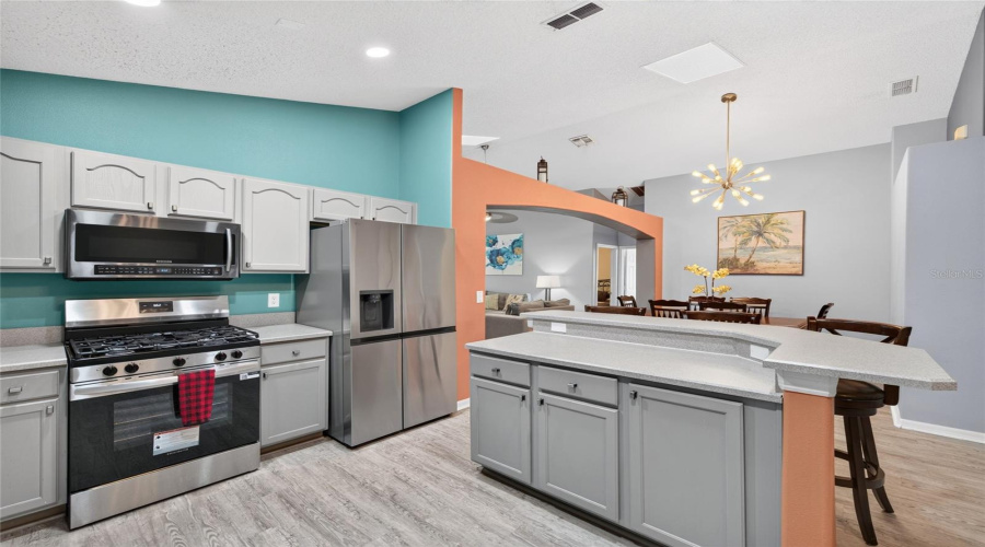 Kissimmee, Florida 34747, 5 Bedroom Bedrooms, ,4 Bathroombathrooms,Residential,For Sale,Oneida,0,Mfro6443443