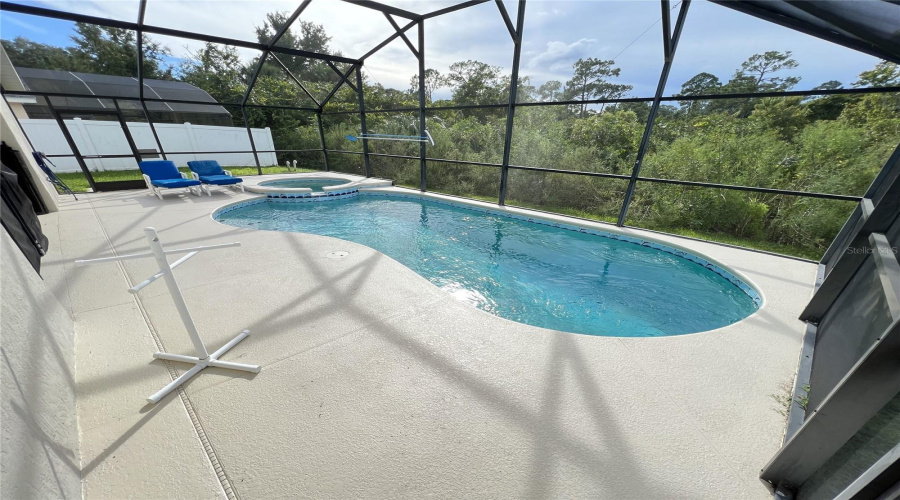 Heated Pool &Amp; Spa On Private Wooded Lot