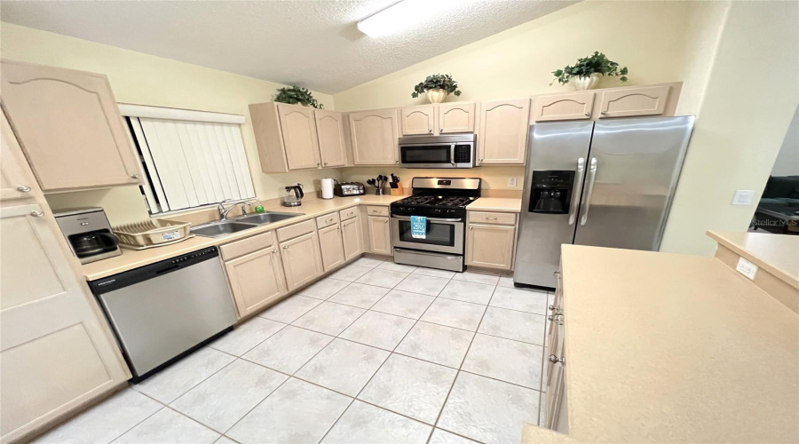 Spacious Kitchen