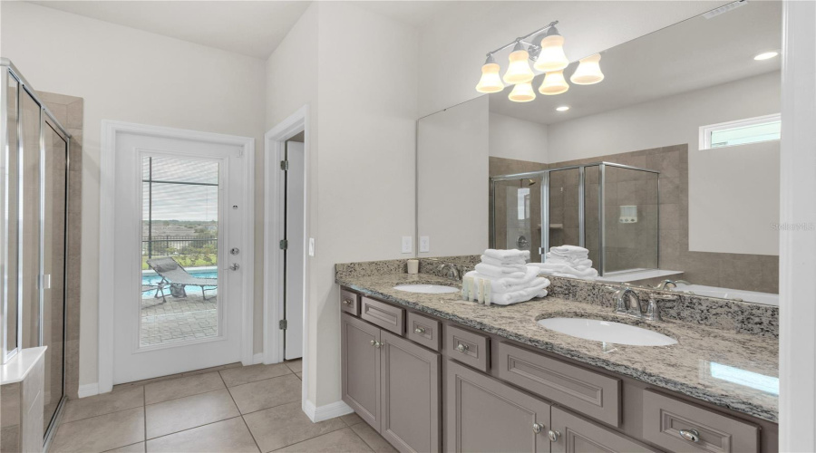 Davenport, Florida 33897, 6 Bedroom Bedrooms, ,4 Bathroombathrooms,Residential,For Sale,Kona,0,Mfro6444064