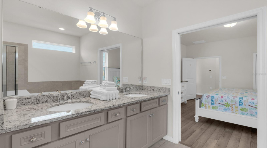 Davenport, Florida 33897, 6 Bedroom Bedrooms, ,4 Bathroombathrooms,Residential,For Sale,Kona,0,Mfro6444064