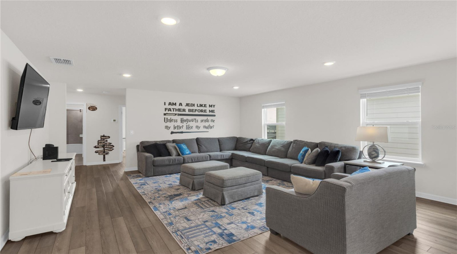 Davenport, Florida 33897, 6 Bedroom Bedrooms, ,4 Bathroombathrooms,Residential,For Sale,Kona,0,Mfro6444064