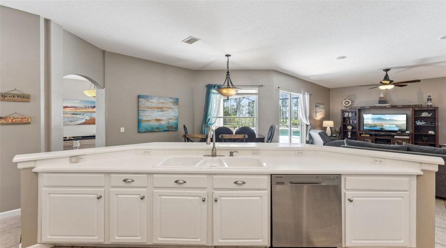 Davenport, Florida 33897, 5 Bedroom Bedrooms, ,3 Bathroombathrooms,Residential,For Sale,Northampton,0,Mfrs5150621