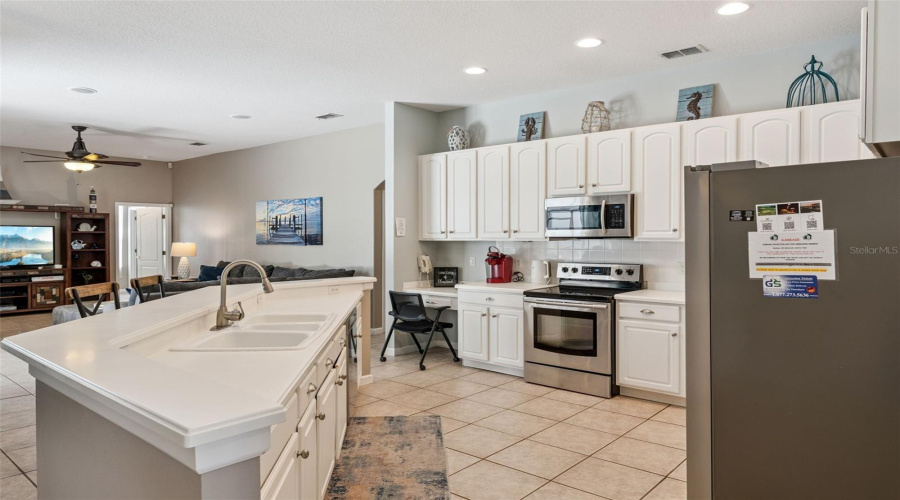 Davenport, Florida 33897, 5 Bedroom Bedrooms, ,3 Bathroombathrooms,Residential,For Sale,Northampton,0,Mfrs5150621