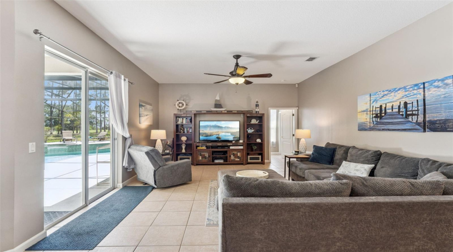 Davenport, Florida 33897, 5 Bedroom Bedrooms, ,3 Bathroombathrooms,Residential,For Sale,Northampton,0,Mfrs5150621
