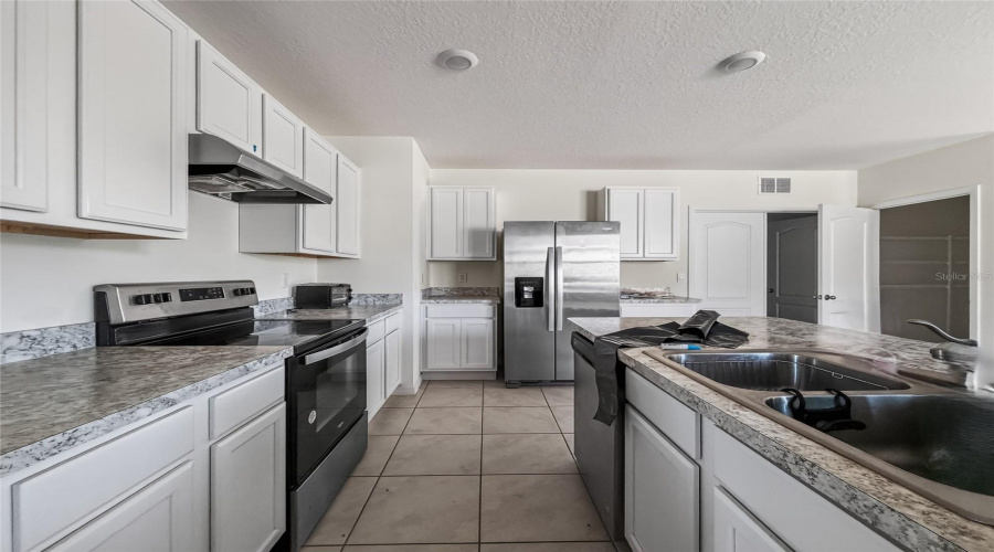 Davenport, Florida 33837, 3 Bedroom Bedrooms, ,2 Bathroombathrooms,Residential,For Sale,Rosy Dale,0,Mfro6445316