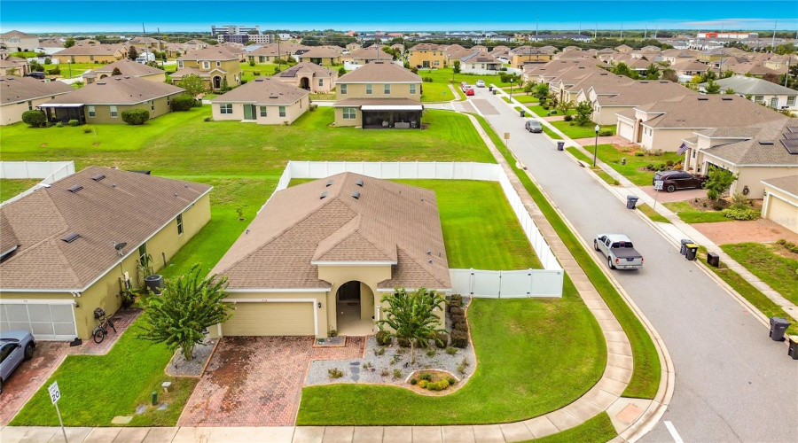 Davenport, Florida 33837, 4 Bedroom Bedrooms, ,2 Bathroombathrooms,Residential,For Sale,Segovia,0,Mfrg5117555