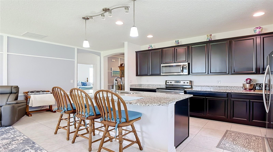 Davenport, Florida 33837, 4 Bedroom Bedrooms, ,2 Bathroombathrooms,Residential,For Sale,Segovia,0,Mfrg5117555