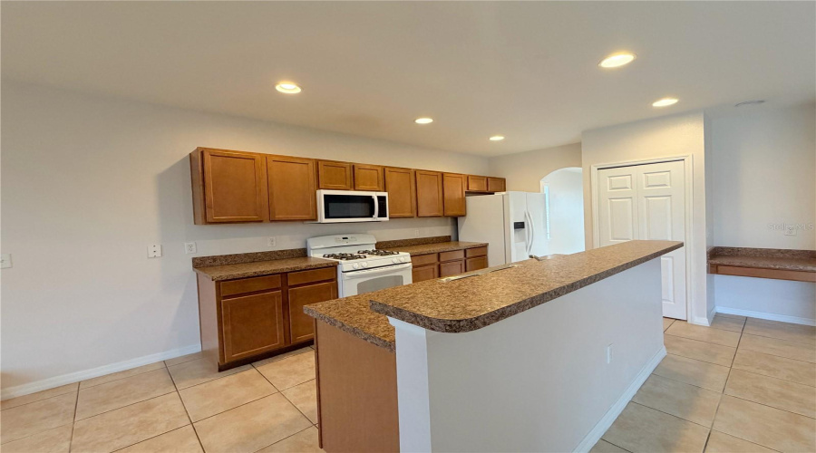 Davenport, Florida 33837, 5 Bedroom Bedrooms, ,4 Bathroombathrooms,Residential,For Sale,Miro,0,Mfro6445347