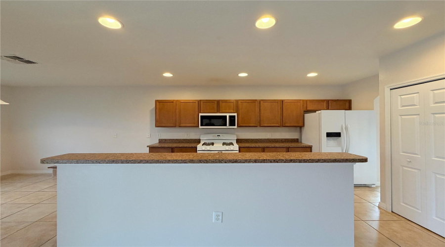 Davenport, Florida 33837, 5 Bedroom Bedrooms, ,4 Bathroombathrooms,Residential,For Sale,Miro,0,Mfro6445347