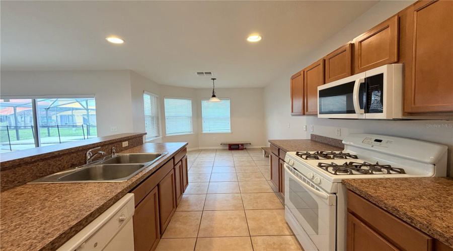 Davenport, Florida 33837, 5 Bedroom Bedrooms, ,4 Bathroombathrooms,Residential,For Sale,Miro,0,Mfro6445347
