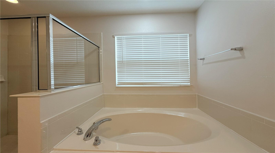Davenport, Florida 33837, 5 Bedroom Bedrooms, ,4 Bathroombathrooms,Residential,For Sale,Miro,0,Mfro6445347