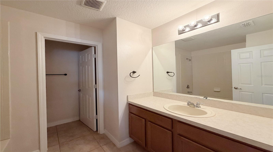Davenport, Florida 33837, 5 Bedroom Bedrooms, ,4 Bathroombathrooms,Residential,For Sale,Miro,0,Mfro6445347