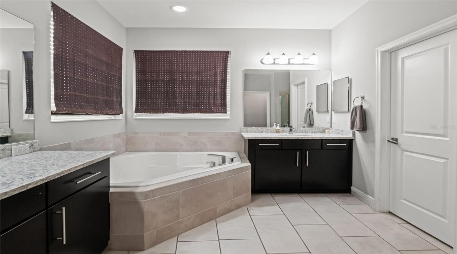 Orlando, Florida 32836, 4 Bedroom Bedrooms, ,3 Bathroombathrooms,Residential,For Sale,Morehouse,0,Mfro6444616