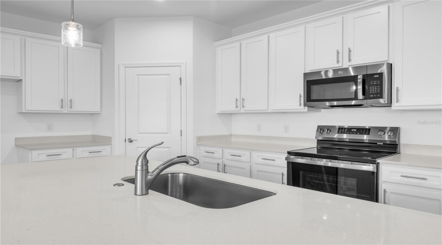 Davenport, Florida 33837, 4 Bedroom Bedrooms, ,2 Bathroombathrooms,Residential,For Sale,Meadow Walk,0,Mfro6415243