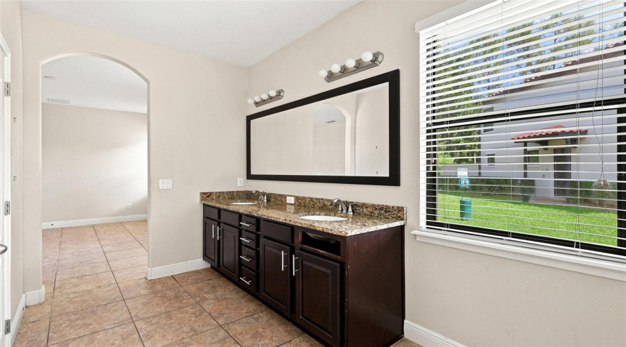 Davenport, Florida 33896, 4 Bedroom Bedrooms, ,3 Bathroombathrooms,Residential,For Sale,Roseville,0,Mfra4706499