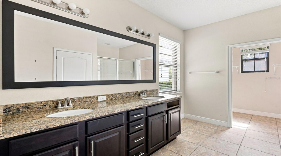 Davenport, Florida 33896, 4 Bedroom Bedrooms, ,3 Bathroombathrooms,Residential,For Sale,Roseville,0,Mfra4706499
