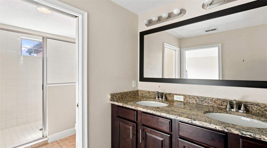 Davenport, Florida 33896, 4 Bedroom Bedrooms, ,3 Bathroombathrooms,Residential,For Sale,Roseville,0,Mfra4706499