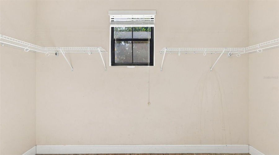 Davenport, Florida 33896, 4 Bedroom Bedrooms, ,3 Bathroombathrooms,Residential,For Sale,Roseville,0,Mfra4706499
