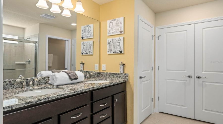 Davenport, Florida 33897, 5 Bedroom Bedrooms, ,5 Bathroombathrooms,Residential,For Sale,Lilac,0,Mfrs5158558