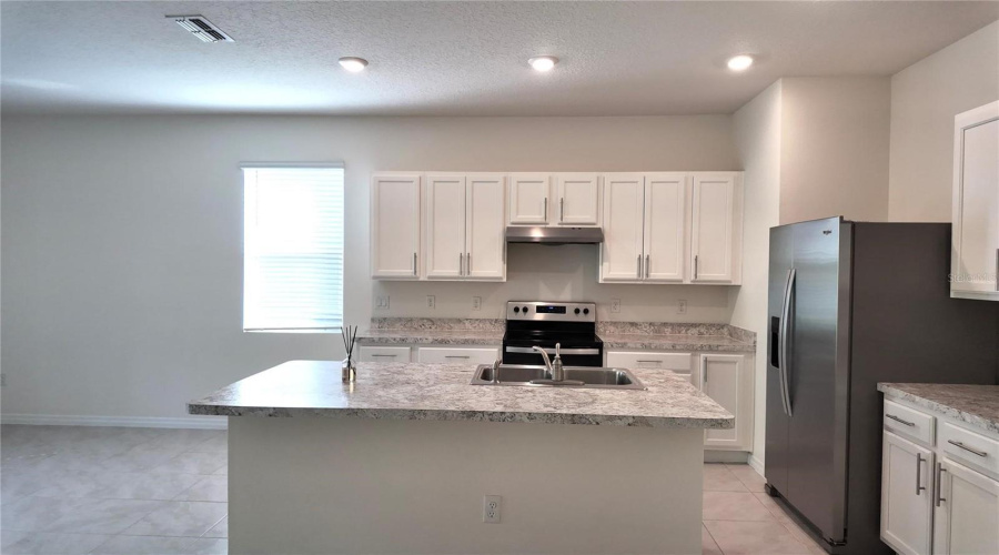 Davenport, Florida 33837, 3 Bedroom Bedrooms, ,2 Bathroombathrooms,Residential,For Sale,Yellow Finch,0,Mfrs5158377