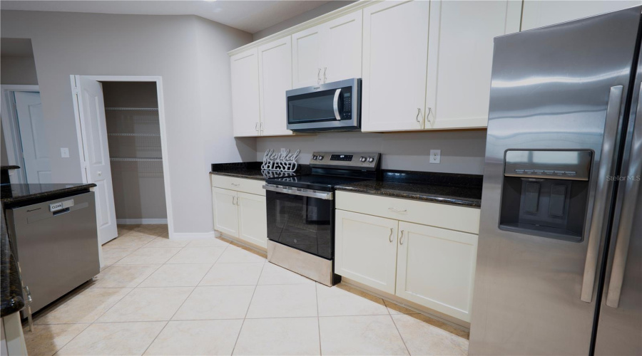 Orlando, Florida 32836, 3 Bedroom Bedrooms, ,2 Bathroombathrooms,Residential,For Sale,Arrabida,0,Mfro6445644