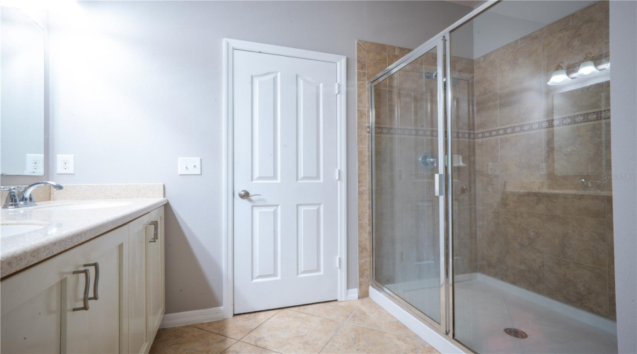 Orlando, Florida 32836, 3 Bedroom Bedrooms, ,2 Bathroombathrooms,Residential,For Sale,Arrabida,0,Mfro6445644