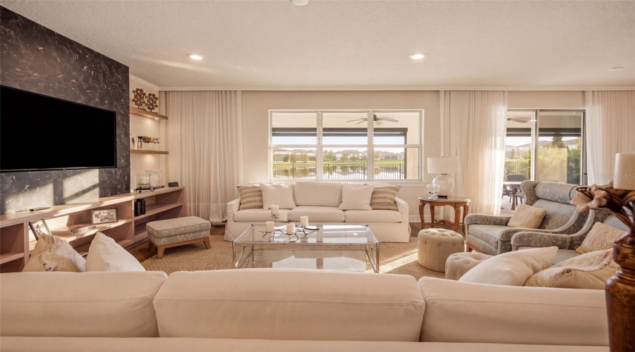 Orlando, Florida 32836, 6 Bedroom Bedrooms, ,4 Bathroombathrooms,Residential,For Sale,Wandering,0,Mfro6446078