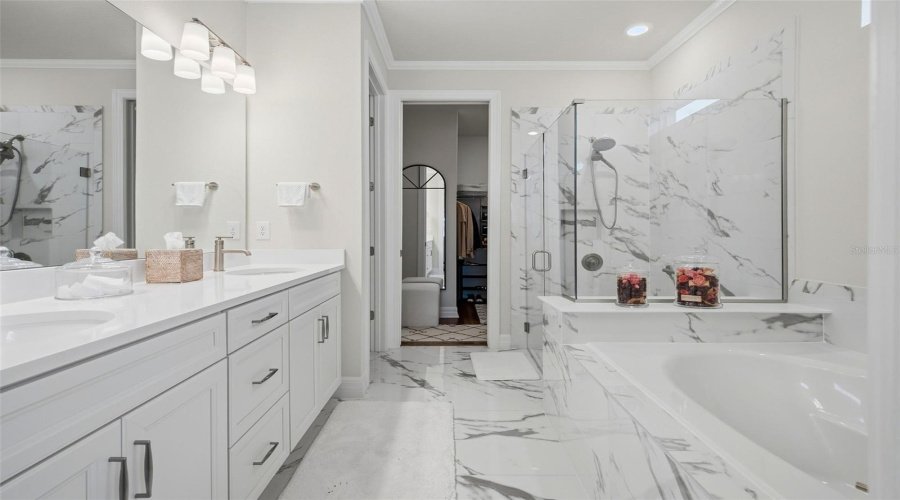 Orlando, Florida 32836, 6 Bedroom Bedrooms, ,4 Bathroombathrooms,Residential,For Sale,Wandering,0,Mfro6446078
