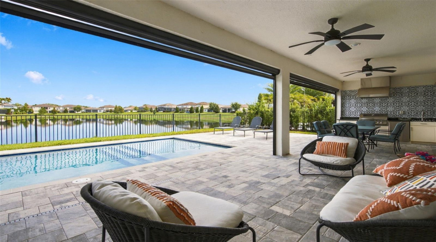 Orlando, Florida 32836, 6 Bedroom Bedrooms, ,4 Bathroombathrooms,Residential,For Sale,Wandering,0,Mfro6446078