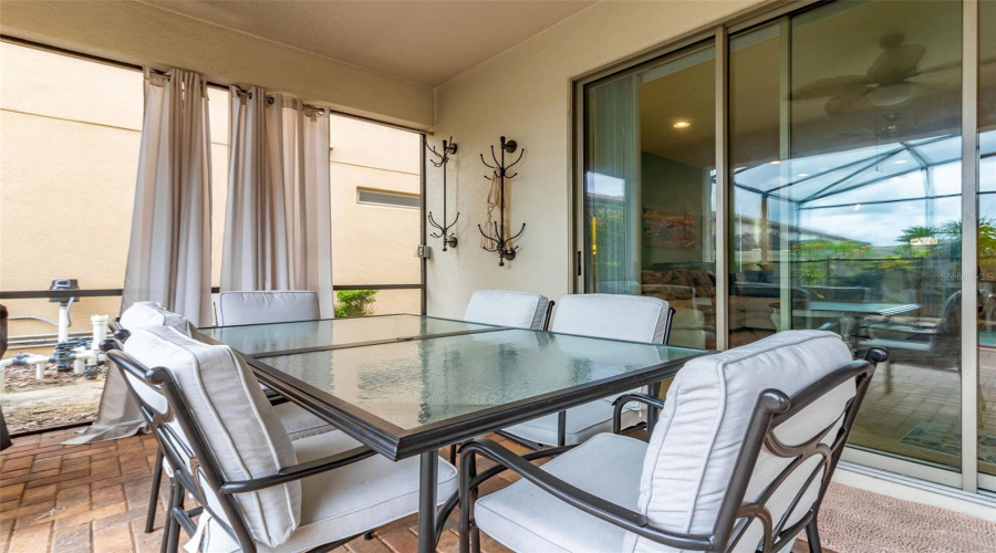 Kissimmee, Florida 34747, 7 Bedroom Bedrooms, ,5 Bathroombathrooms,Residential,For Sale,Rhodes,0,Mfrs5148044