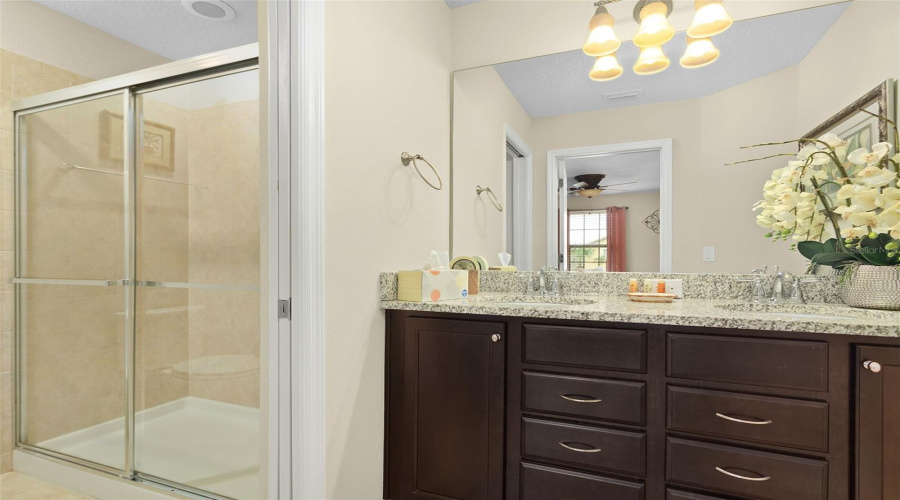 Kissimmee, Florida 34747, 7 Bedroom Bedrooms, ,5 Bathroombathrooms,Residential,For Sale,Rhodes,0,Mfrs5148044