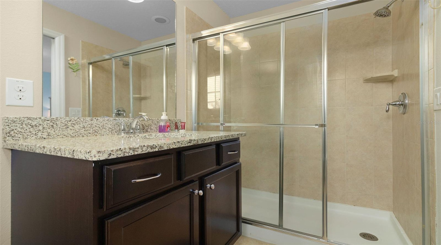 Kissimmee, Florida 34747, 7 Bedroom Bedrooms, ,5 Bathroombathrooms,Residential,For Sale,Rhodes,0,Mfrs5148044