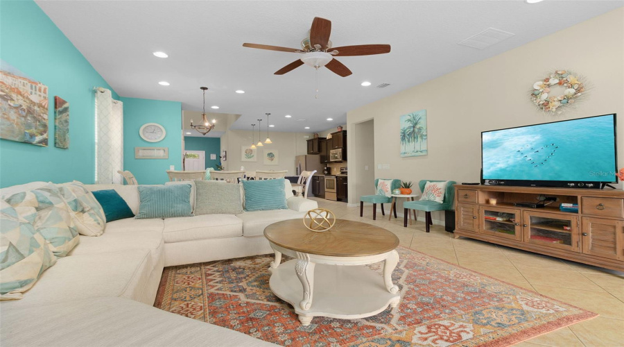 Kissimmee, Florida 34747, 7 Bedroom Bedrooms, ,5 Bathroombathrooms,Residential,For Sale,Rhodes,0,Mfrs5148044