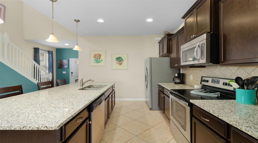 Kissimmee, Florida 34747, 7 Bedroom Bedrooms, ,5 Bathroombathrooms,Residential,For Sale,Rhodes,0,Mfrs5148044