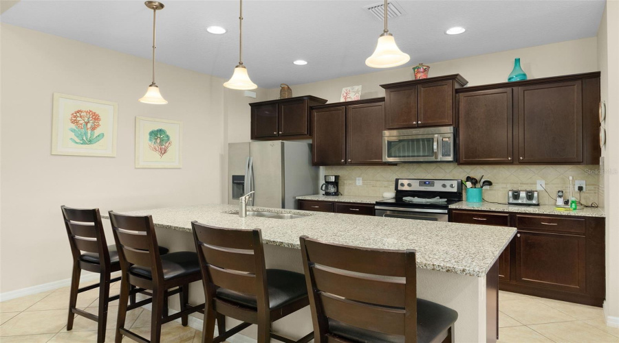 Kissimmee, Florida 34747, 7 Bedroom Bedrooms, ,5 Bathroombathrooms,Residential,For Sale,Rhodes,0,Mfrs5148044