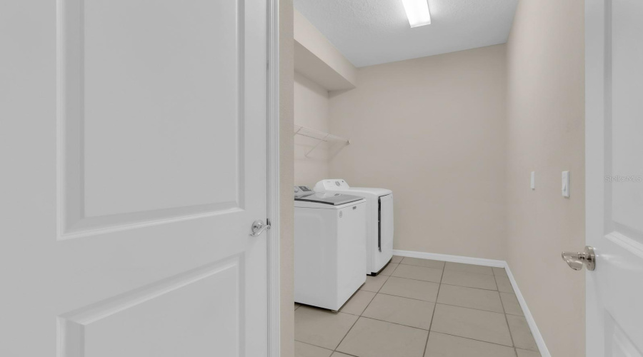 Davenport, Florida 33897, 9 Bedroom Bedrooms, ,6 Bathroombathrooms,Residential,For Sale,Mahalo,0,Mfrs5158448